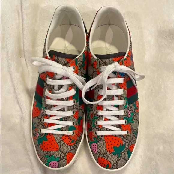 Gucci Strawberry Print Sneakers w/Original Box & Duster Bag - Picture 5 of 11
